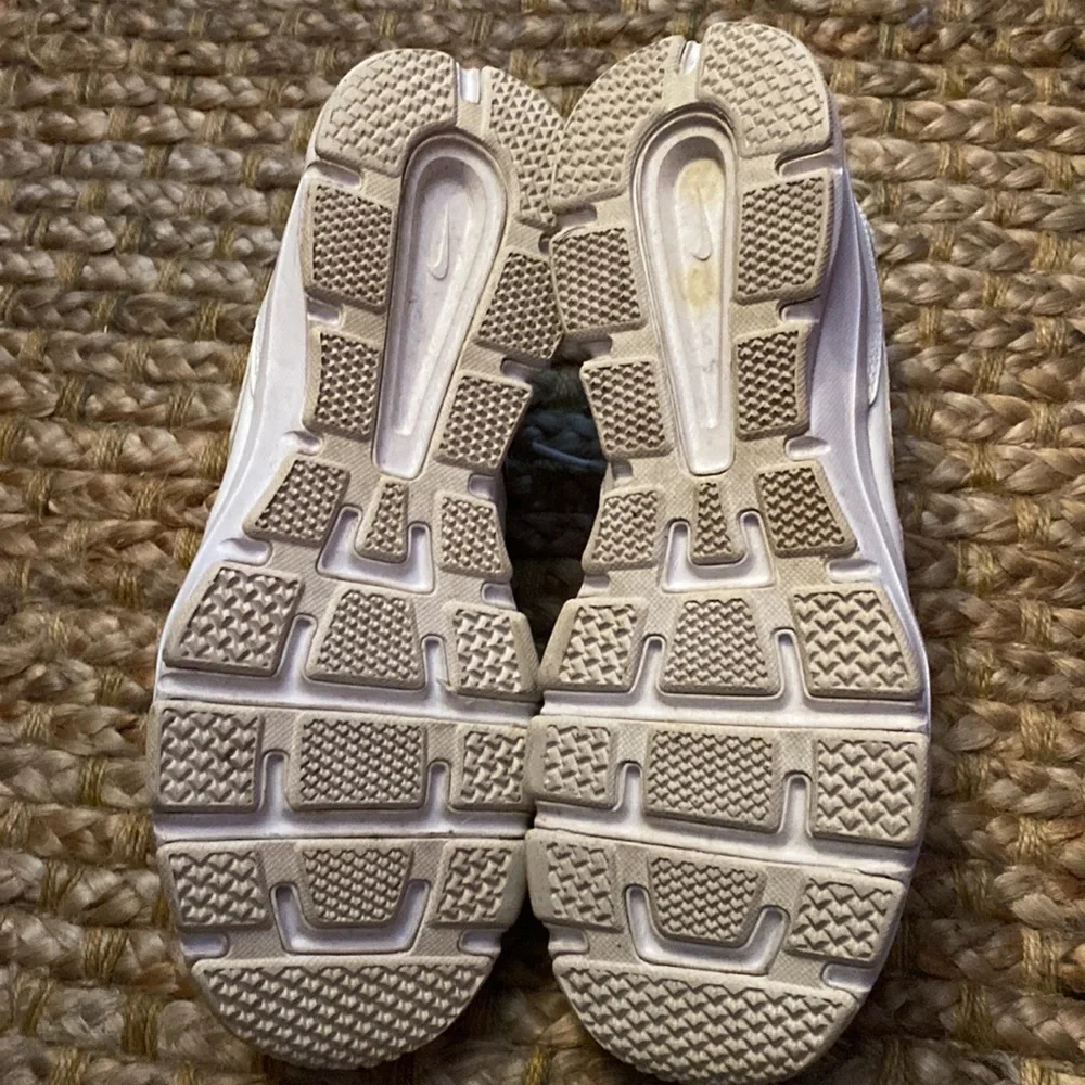 Nike T-Lite XL Sneakers